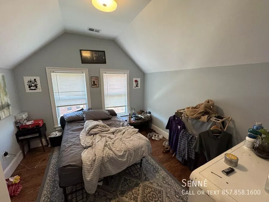 2 of 2 6 Hamilton Rd Apartment for rent in Somerville, MA