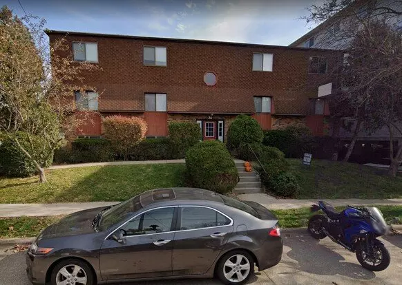 34 Lincoln Ave Apartment for rent in Iowa City, IA