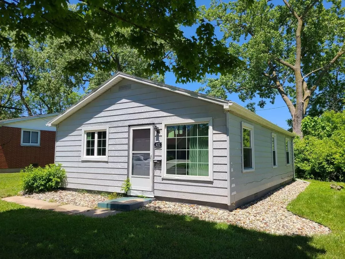 3 Bedroom 1 Bath Ranch Near Schools And Park, Utilities Paid House for rent in South Haven, MI