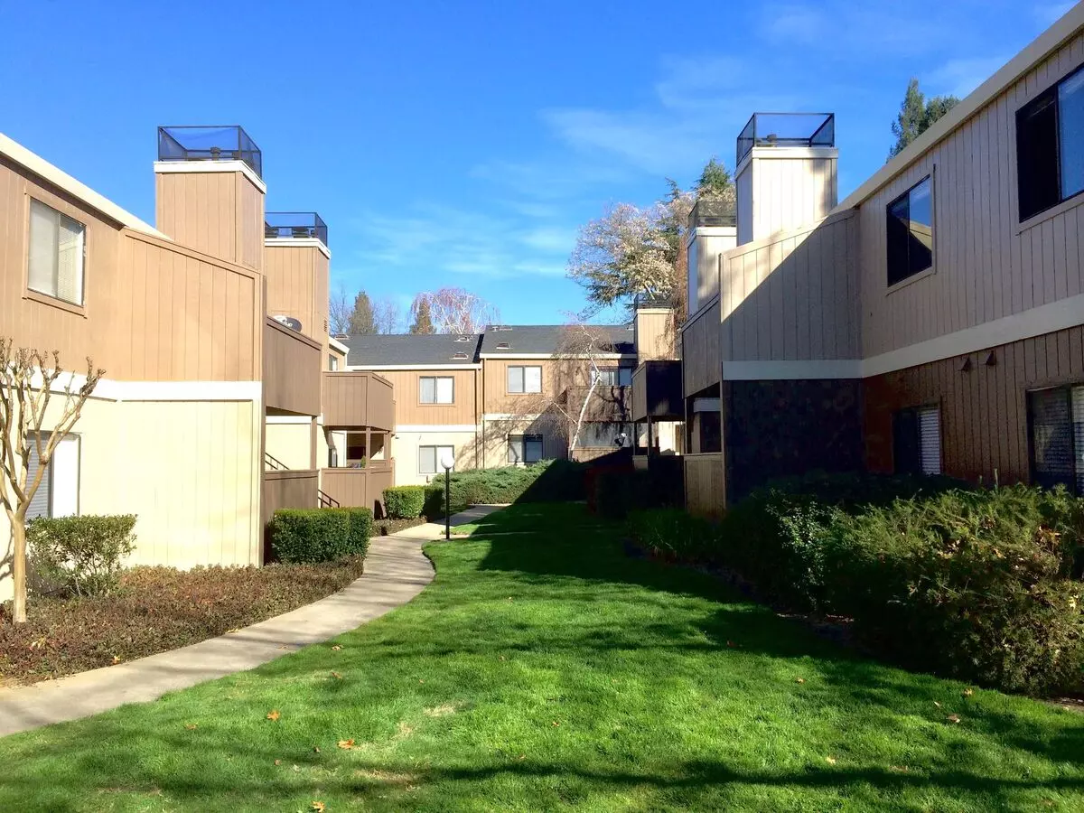 Hasting Ranch Spacious Units Apartment for rent in Carmichael, CA