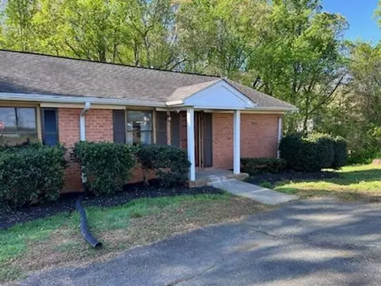 1440 5th St B / 2Bdrm / 1 Bath 5.7 Miles To Uva Hospital Apartment for rent in Charlottesville, VA