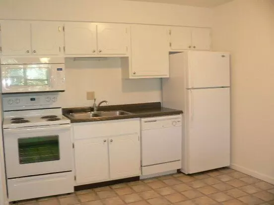 225 Mount Everest Apartment for rent in Fenton, MO