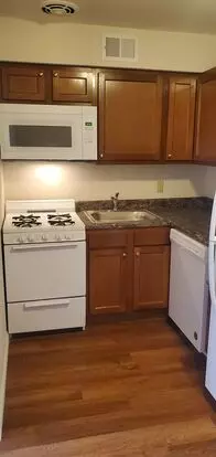 Mackenzie Place Apartment for rent in St Louis, MO
