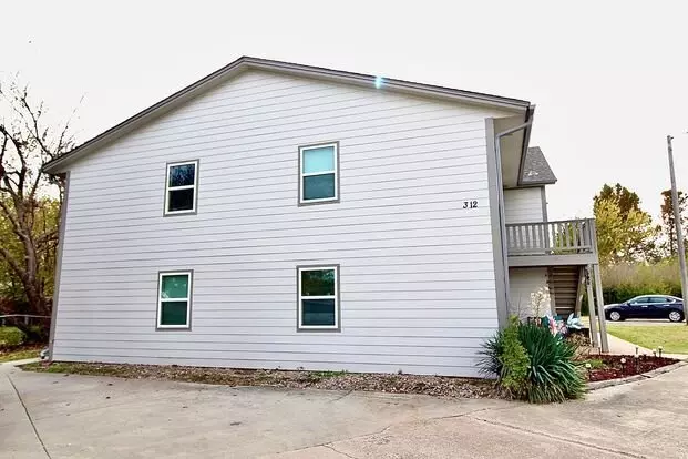 312 Falcon Ct Apartment for rent in Norman, OK