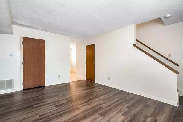 Summer Reduced Rent - Pinecrest Village Apartment for rent in Columbus, OH
