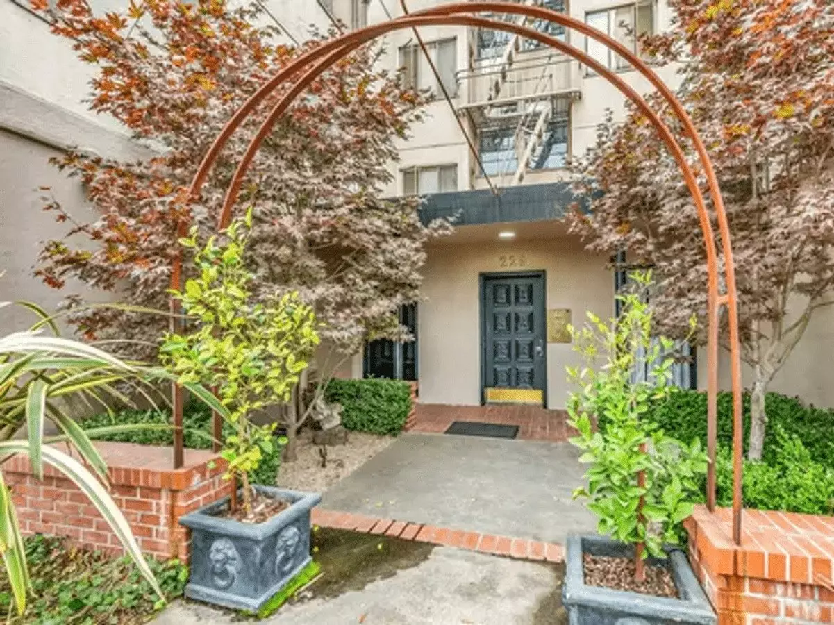 Coming Soon-229 Macarthur Blvd Located Just Above Lake Merritt In The Adams Point Neighborhood Of Oakland Apartment for rent in Oakland, CA