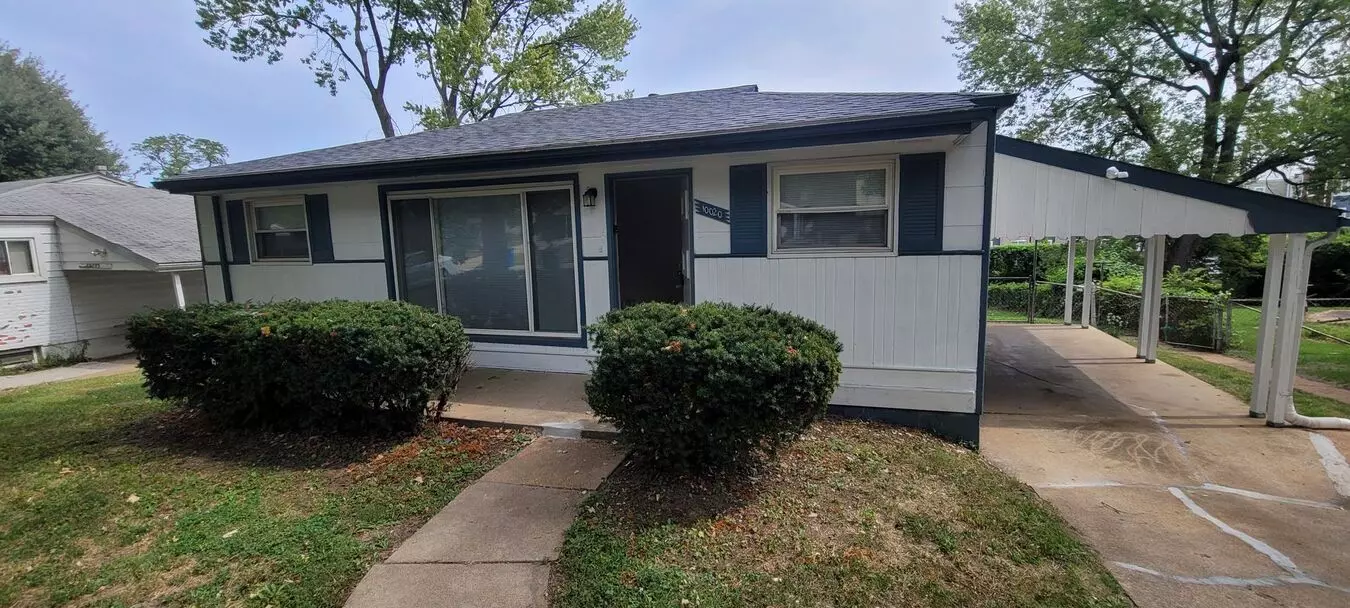 10020 Pepper Ln | 2br 1 Ba | 910 Sq House for rent in St Louis, MO