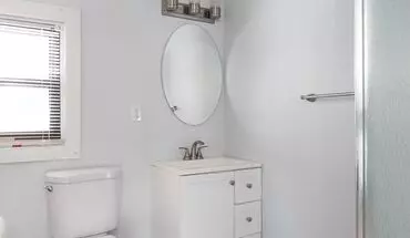 4 of 5 1371 Chapel St Apartment for rent in New Haven, CT