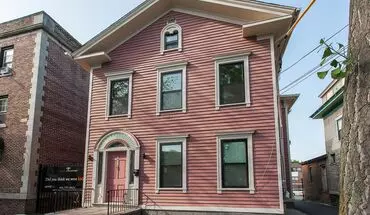 5 of 5 1371 Chapel St Apartment for rent in New Haven, CT