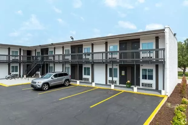 Lux Off Washington Apartment for rent in Bay City, MI