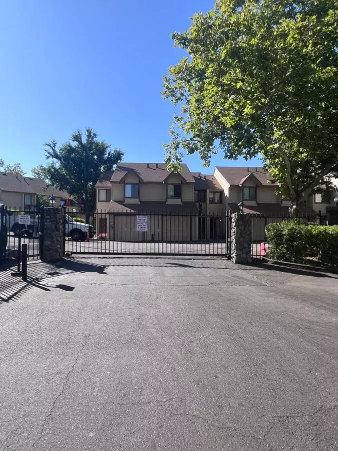 Nice Updated Condo In Rollingwood Pointe!! Apartment for rent in Orangevale, CA