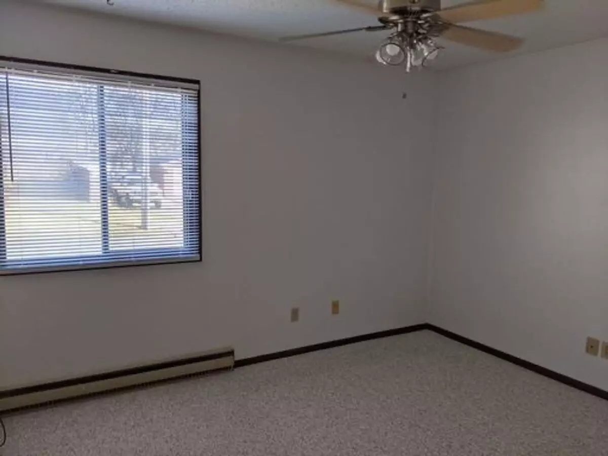 505 1st St S - 115 S 5th Ave W Apartment for rent in Newton, IA