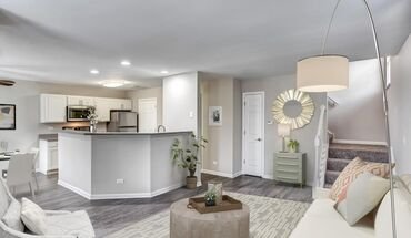 Lakeview Townhomes At Fox Valley Apartment for rent in Aurora, IL