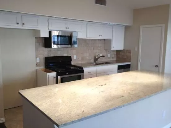3 Bed, 2 Bath. Hardwood Floors, Quartz Countertops, Stainless Steel Appliances. Apartment for rent in Irving, TX