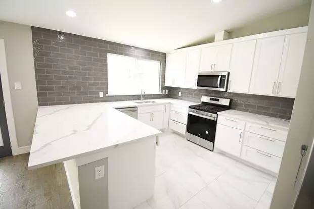 Newly Remodeled 4 Bedroom Apartment for rent in Irving, TX