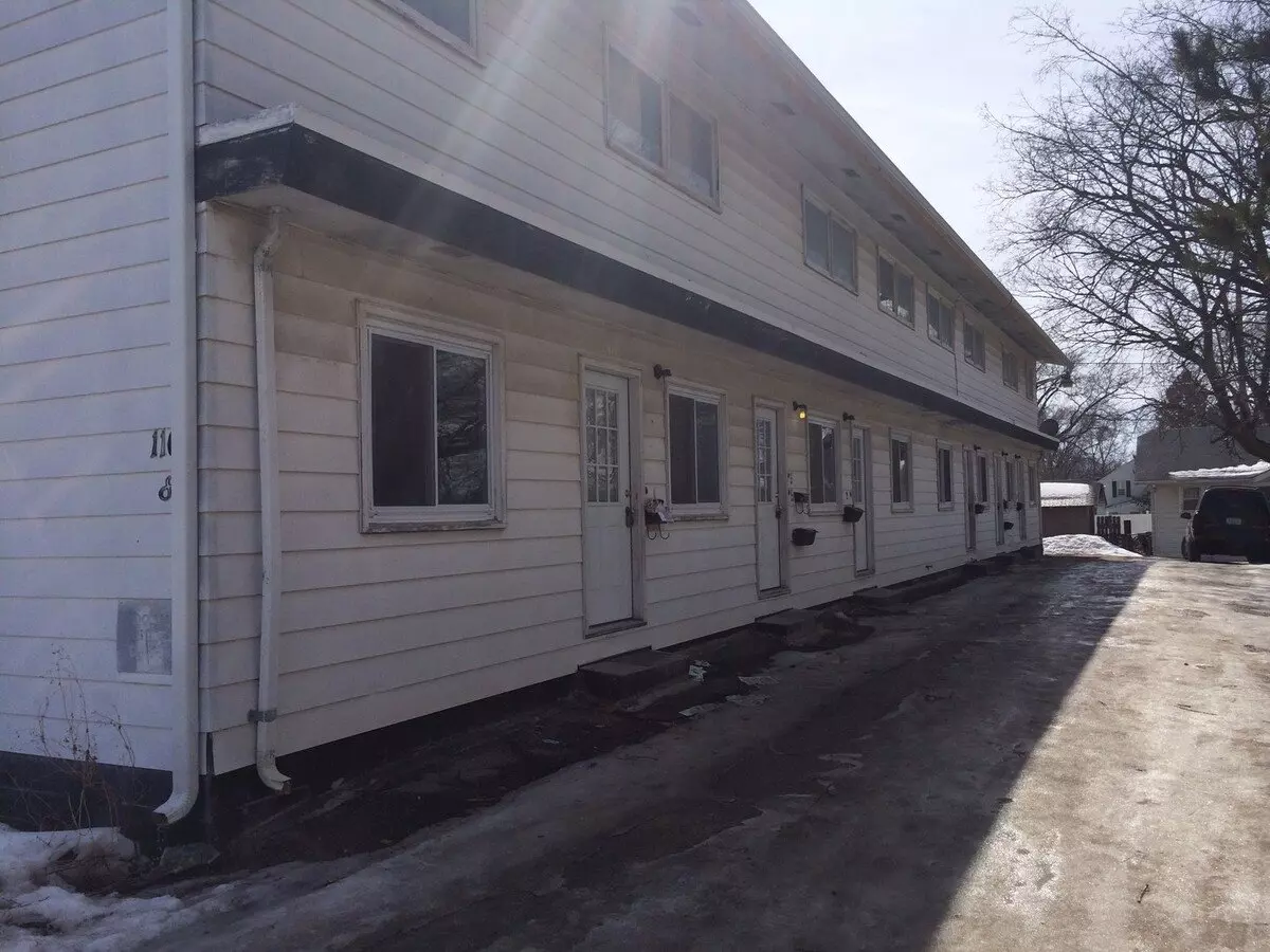 1108 Grant Ave Apartment for rent in Waterloo, IA