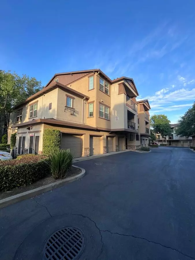 Nice Condo In Rocklin At Gated Community Of Hearthstone!! Apartment for rent in Rocklin, CA