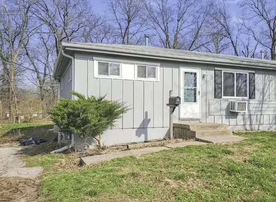 5247 5249 Hadley St Apartment for rent in Mission, KS