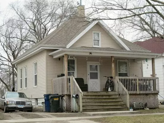 218 E 9th St Apartment for rent in Waterloo, IA