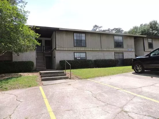 305 W Maggie St Apartment for rent in Leesville, LA