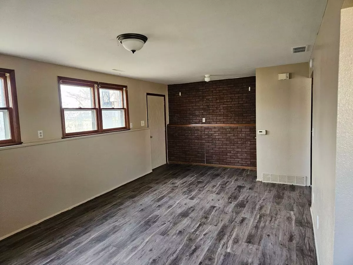 1715-1721A&amp;B Cornwall Ave Apartment for rent in Waterloo, IA