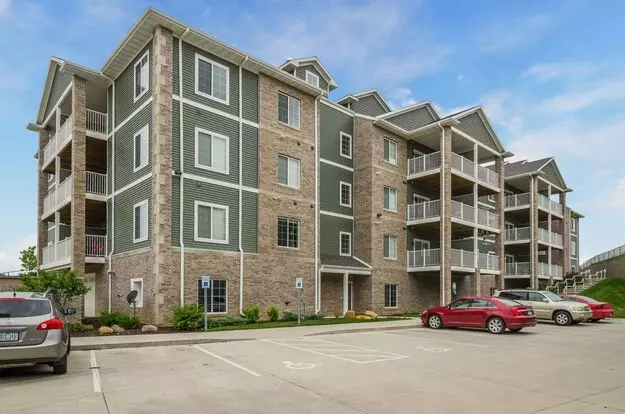 Spring Rose Circle Apartment for rent in Coralville, IA