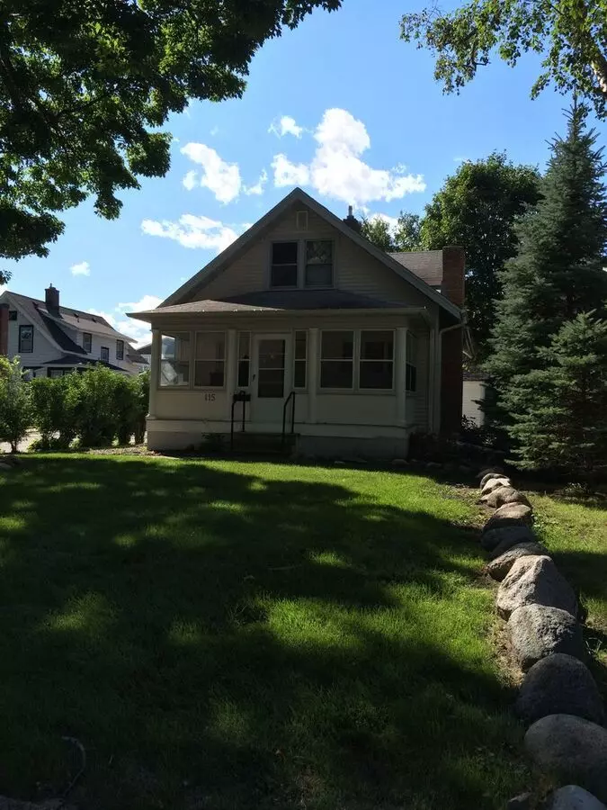 Wayzata Home Walking Distance To Lake. House for rent in Wayzata, MN