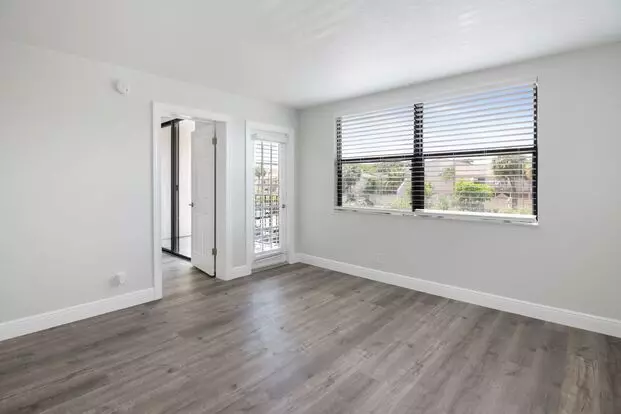 One Bedroom One Bathroom! Waterfront Community! With W/d!! Apartment for rent in West Palm Beach, FL One Bedroom One Bathroom! Waterfront Community! With W/d!! Apartment for rent in West Palm Beach, FL