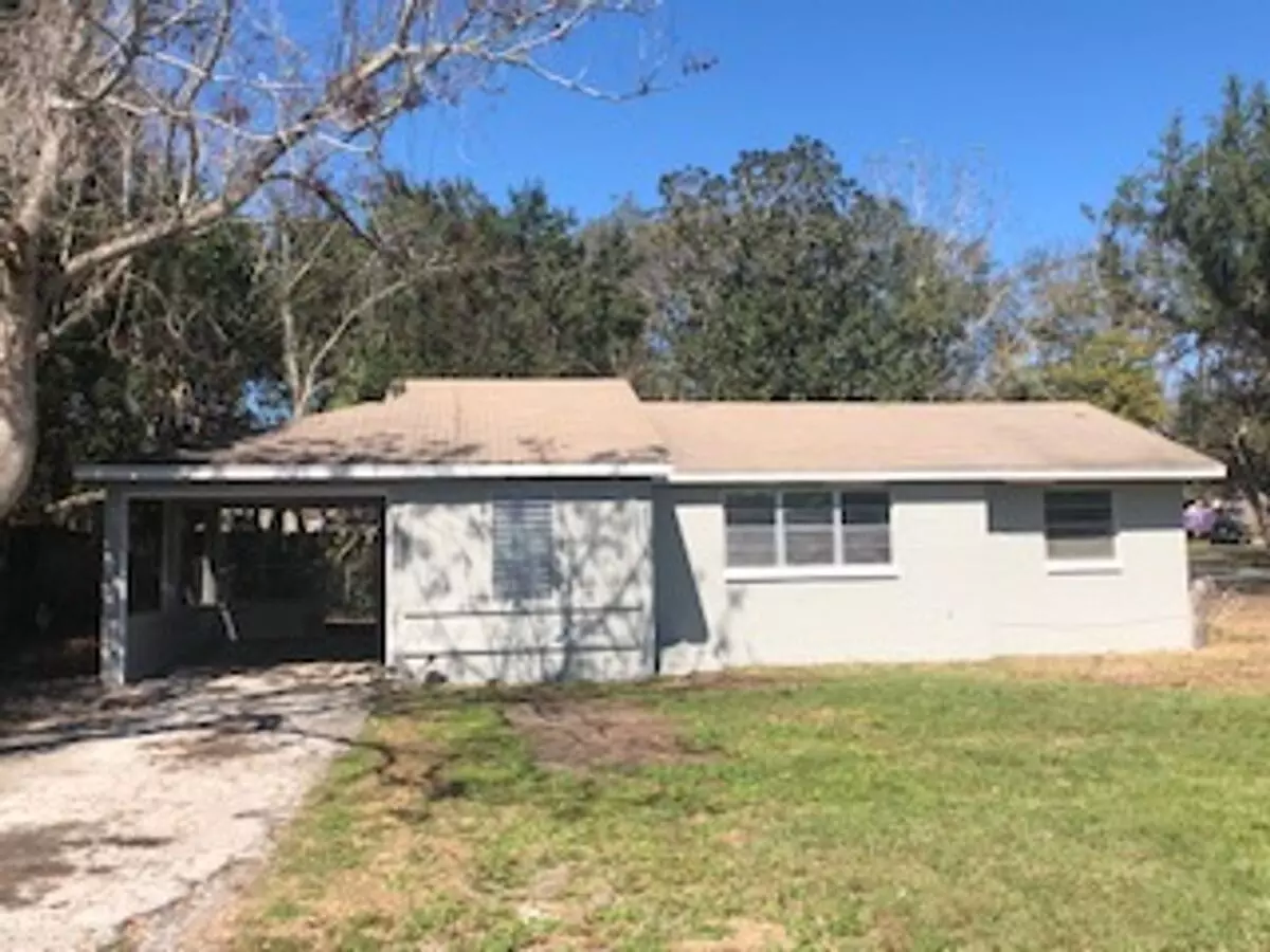 3 Bed 1 Bath Home Pet Friendly With Fenced Yard And Washer Dyer Hookups Only $600 Deposit Section 8 And Hud Vash Ok House for rent in Debary, FL