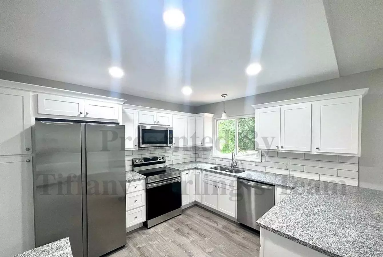 Beautifully Renovated Home On Corner Lot With Finished Walk-out Basement! House for rent in Ofallon, MO