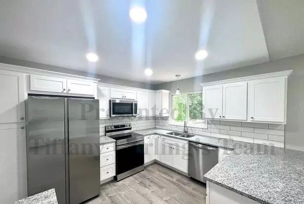 Beautifully Renovated Home On Corner Lot With Finished Walk-out Basement! Apartment for rent in Ofallon, MO