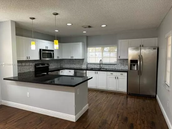 15400 Sw 34th Street 15400, Miami, Fl 33185 Apartment for rent in Miami, FL