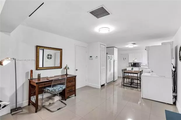 519 NW 52 St Apartment for rent in Miami, FL