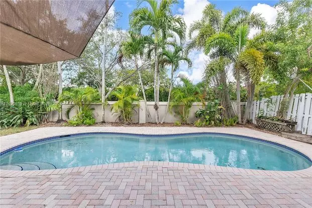 4945 SW 34th Ter Apartment for rent in Hollywood, FL