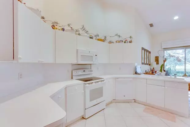 4702 Carlton Golf Dr Apartment for rent in Lake Worth, FL