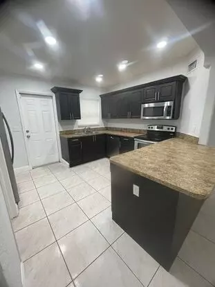 521 Brown Rd Apartment for rent in Lake Worth, FL