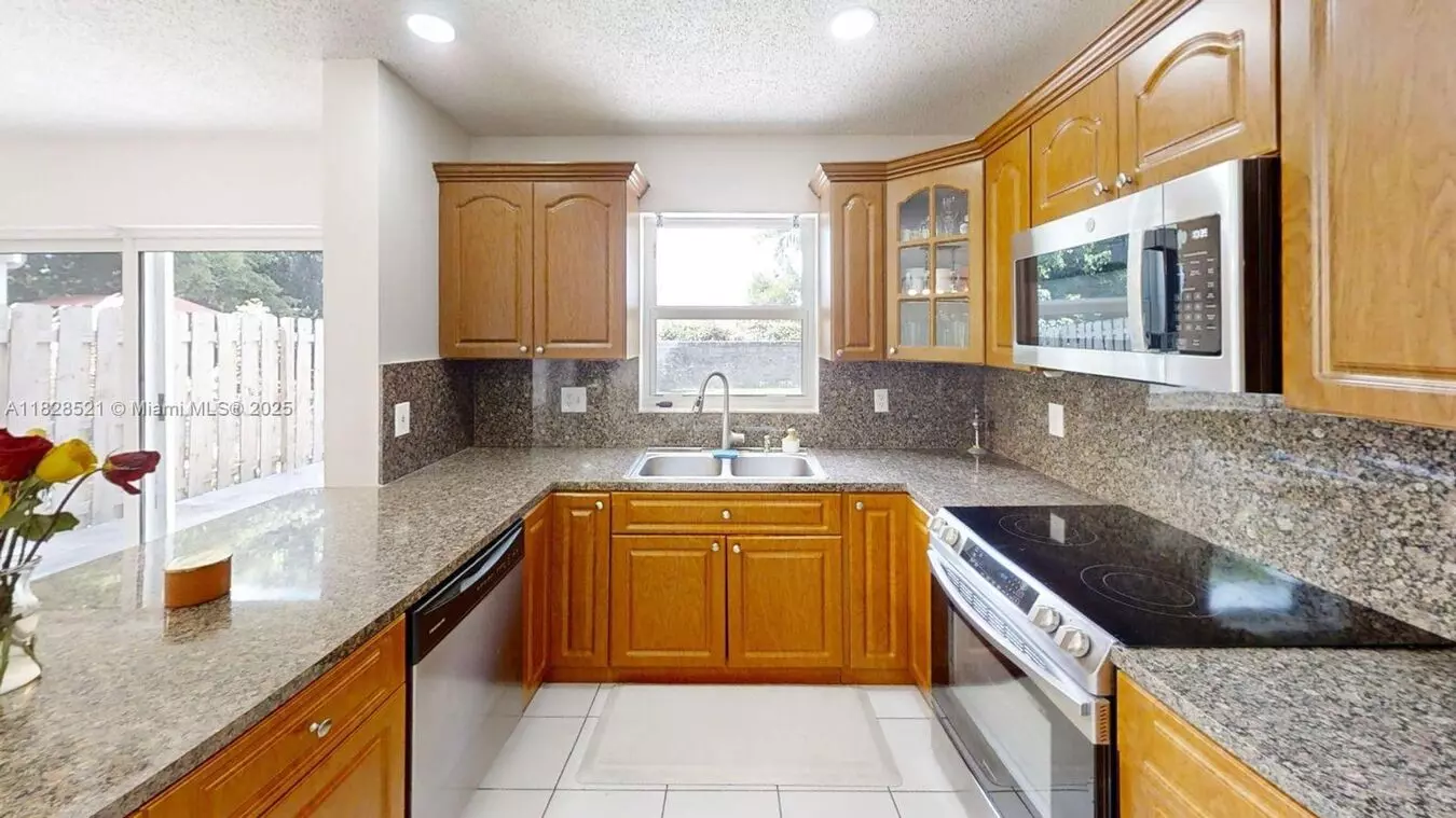 8422 SW 44th Pl House for rent in Davie, FL