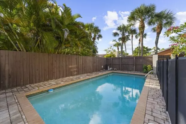 7621 Sierra Ter W Apartment for rent in Boca Raton, FL