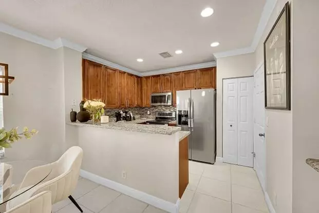 410 NE 1st Ave Apartment for rent in Pompano Beach, FL