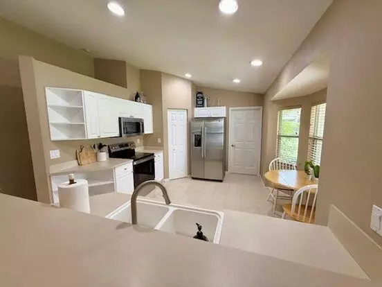 228 Park Rd N Apartment for rent in Royal Palm Beach, FL