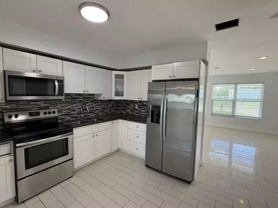 640 W 34th St Apartment for rent in Riviera Beach, FL