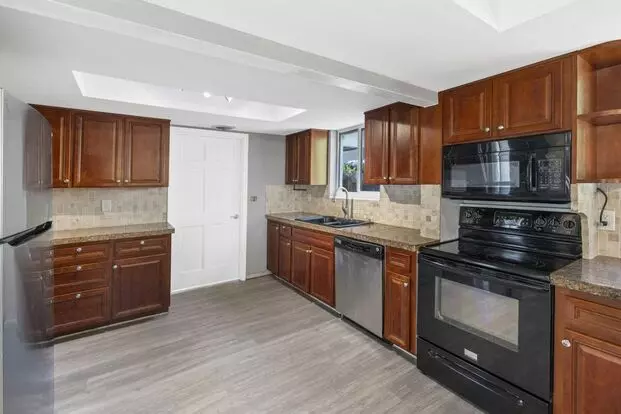6918 Tradewind Way Apartment for rent in Lake Worth, FL