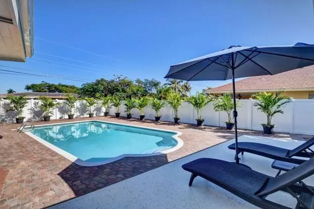 251 NE 2nd Cir Apartment for rent in Boca Raton, FL