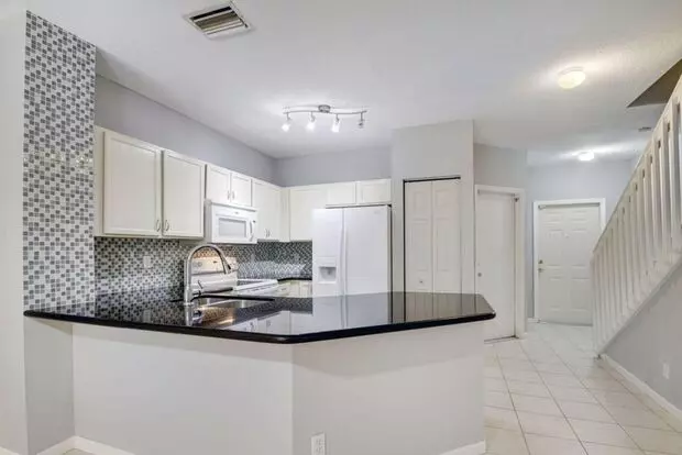 6987 Oak Bridge Ln Apartment for rent in Lake Worth, FL