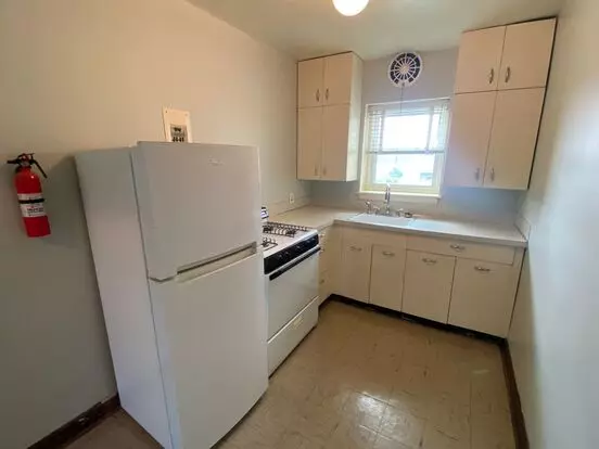 Ln932 Apartment for rent in Bettendorf, IA