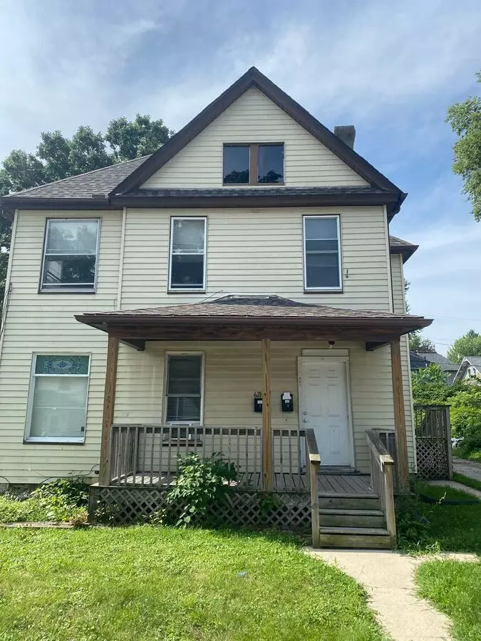 1018-621 Douglas Court Apartment for rent in Davenport, IA
