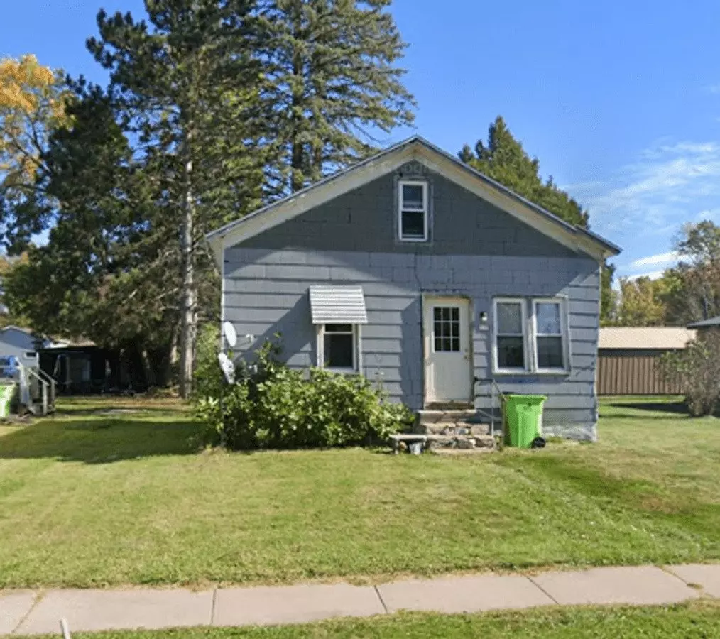 317 S 6th St House for rent in Cornell, WI