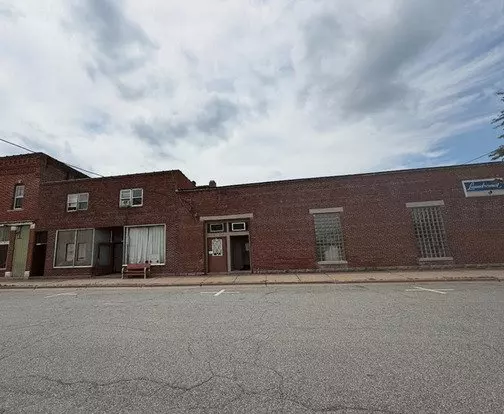 35571 2nd St Apartment for rent in Independence, WI