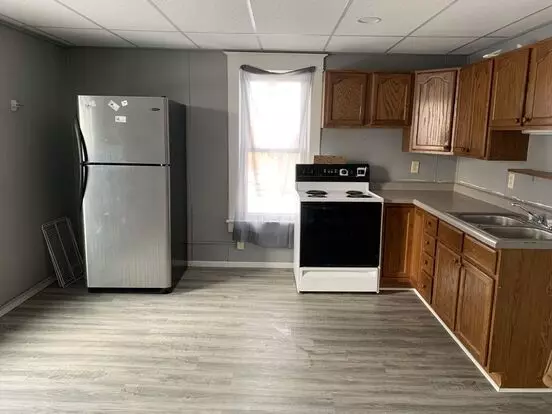 110 E 4th Ave Apartment for rent in Stanley, WI