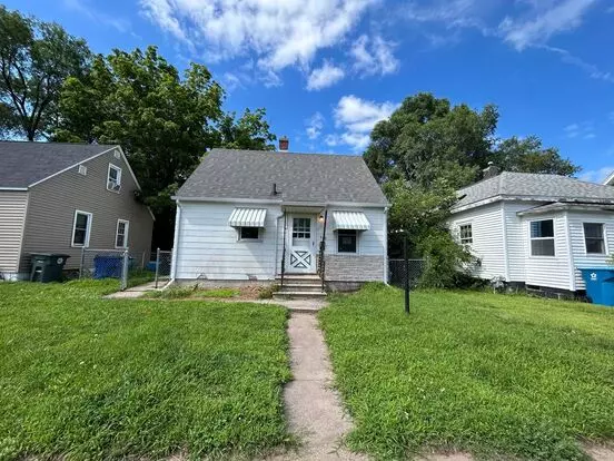 Updated 2 Bedroom, 1 Bath House Apartment for rent in Waterloo, IA